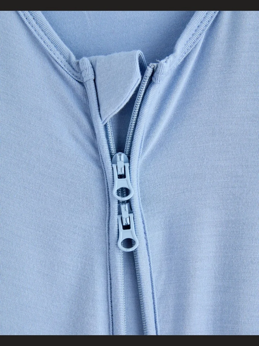 Quince light blue